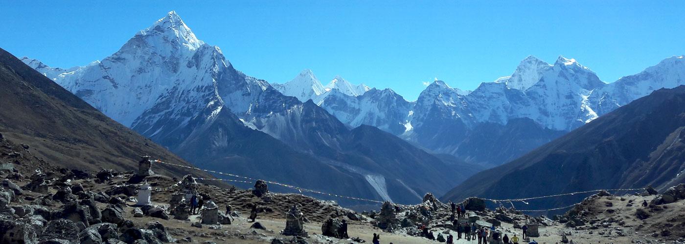 Clean Weather with Panoramic Mountain Views Clean Weather with Panoramic Mountain Views